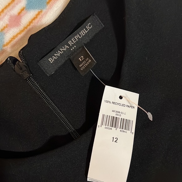 NWT Banana Republic Black Sheath Dress Size 12 - Picture 2 of 5